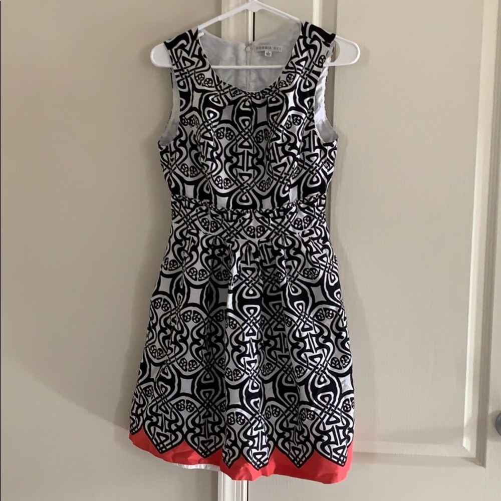 Robbie bee black and white dress